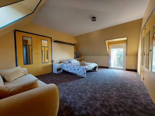 Villa Excallibur, Aux Portes de Broc�liande