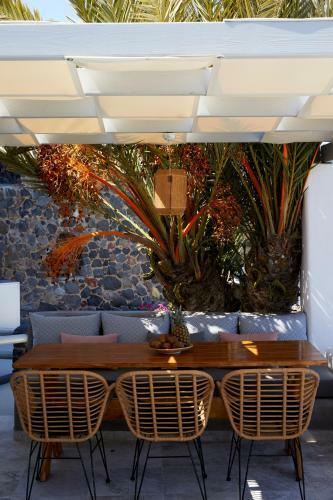 Villa El Verano Suites