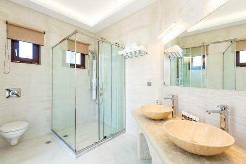 Villa Paralia Beachfront Residence