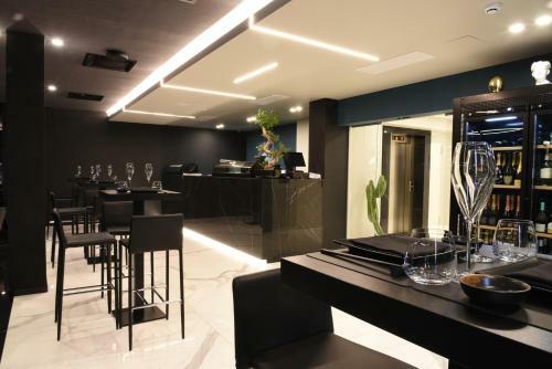 Demsi Palace Hotel & Restaurant
