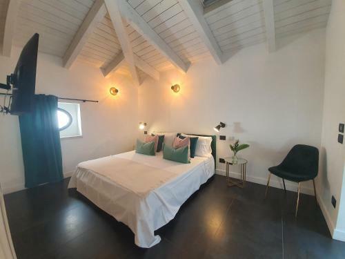 Hostal Belu - Fondi Holiday Rooms