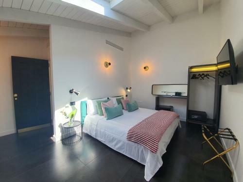 Hostal Belu - Fondi Holiday Rooms