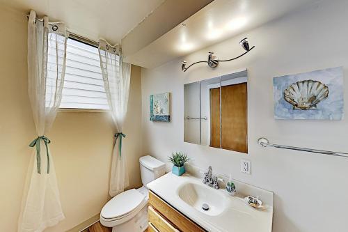 Kuhio Plaza Condo 702