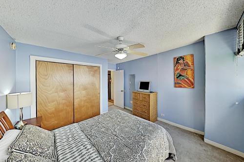 Kuhio Plaza Condo 702