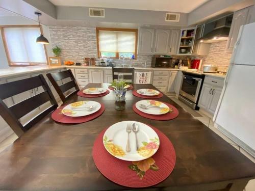 Beautiful 4 Bedroom House With Pool