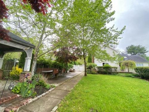 Beautiful 4 Bedroom House With Pool