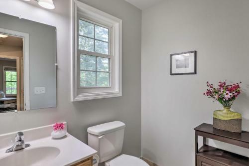 Tree-lined Firefly Hideaway Leicester Home!