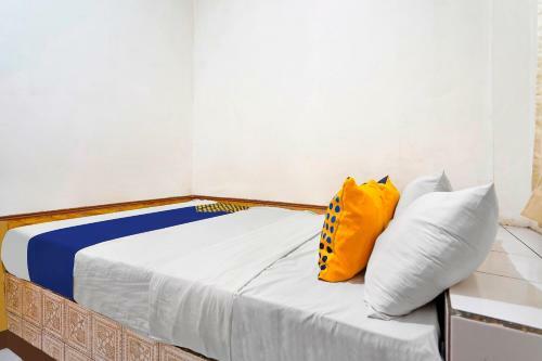 Spot On 91444 Hotel Arimbi