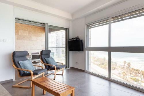 Stunning Sew View 3 Br Apartment Iconic Tower