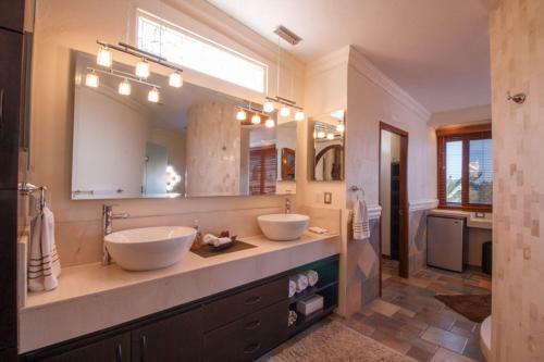 Casa Fibba 4 Br By Casago