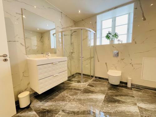Aday - Luxurious 3 Bedroom - Modern Living Apartment