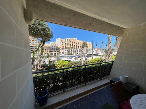 Sea & Marina View Apartment In Portomaso