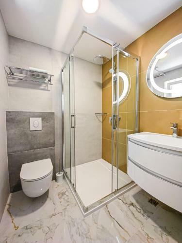 Apartment With Sea View And Free Parking