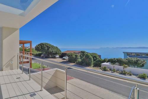 Villa 111 Memories - de Kelders Home With A View