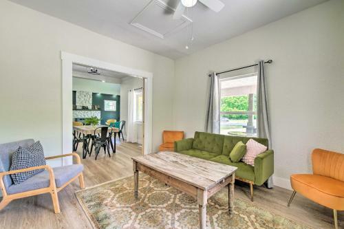 Bright Home With Fire Pit, Near Back 40 Trail!