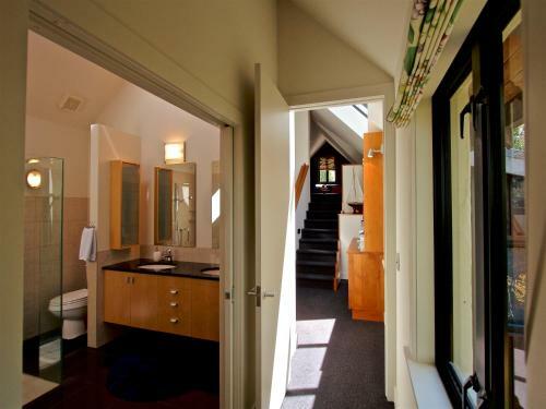 Kauawhi Lodge - Acacia Bay Holiday Home