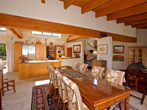 Kauawhi Lodge - Acacia Bay Holiday Home