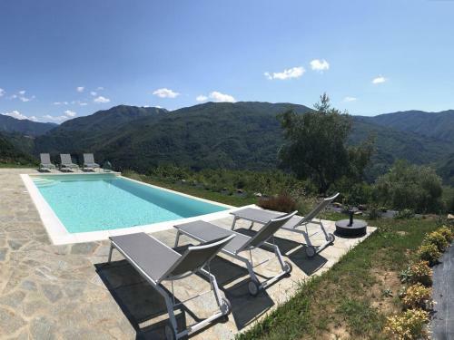 Luxurious Holiday Home In Bagni Di Lucca With Pool