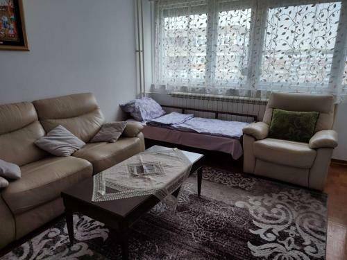 Quiet Apartment At A Popular Location
