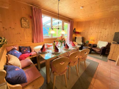 Uriges Chalet Auf �ber 1250m +dampfbad +netflix!