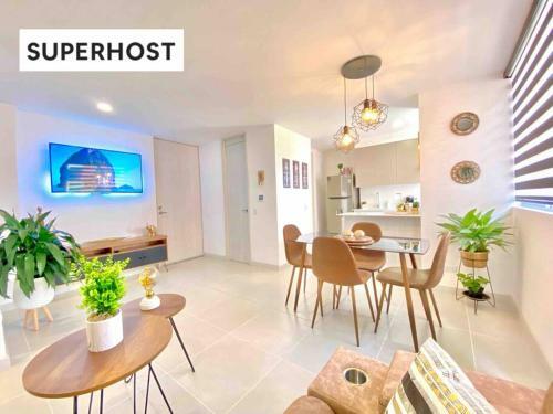 Gorgeous 3 Bedroom Apartment Condo With Balcony