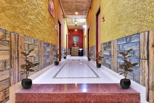 Hotel Collection O 91653 Garg Keshariya Residency