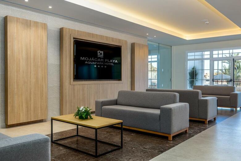 Hotel Playamoj�car