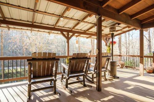 Agape In The Woods Cabin