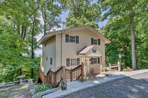 Deja View Cabin With Hot Tub Pets Welcome!