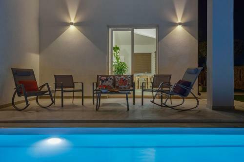 Villa Shamsi - Pool And Beach At 70mt