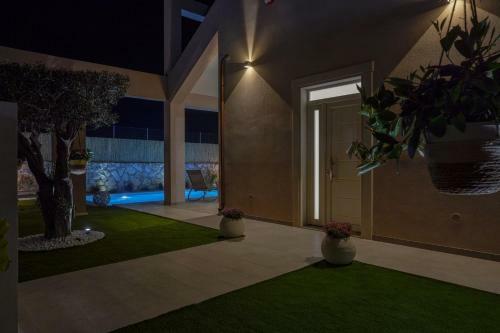 Villa Shamsi - Pool And Beach At 70mt