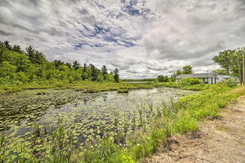 Pet-friendly Togus Pond Home Kayak And Canoe!
