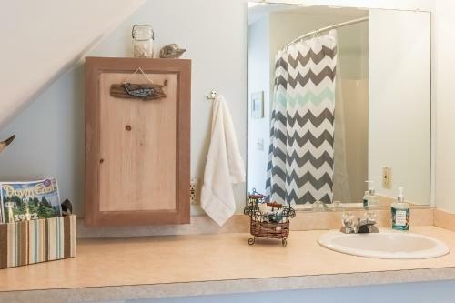Historic Harrington House Apartment