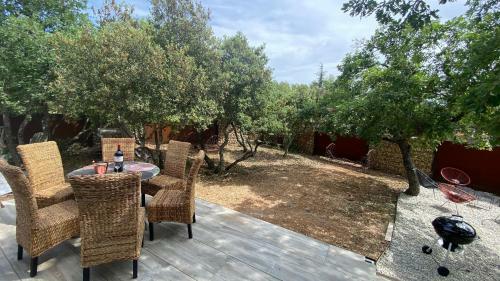 Gite Couleur Terre � Saint Saturnin Les Apt