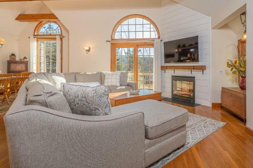 Captain's Cabin