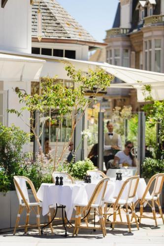 House With Private Courtyard In Deauville