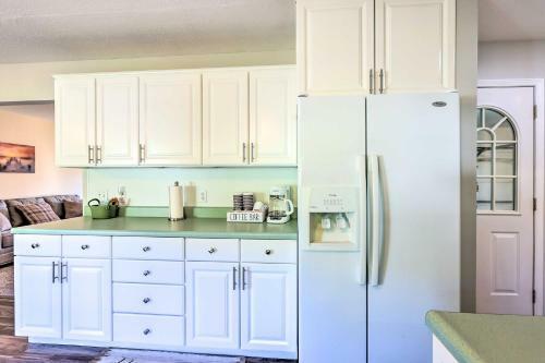 Peaceful Lake Leelanau Little Finger Ranch!