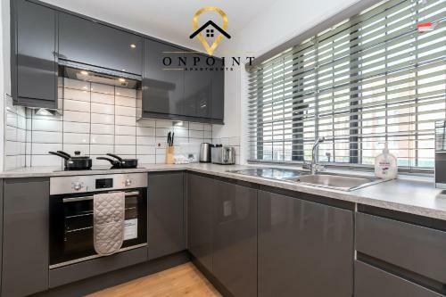 Apartamento ?onpoint -fresh 2 Bedroom Apt With Parking!?