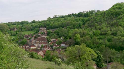 Hostal La Source Du Touron