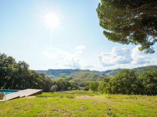 Vintage Villa In Sermugnano With Infinity Pool