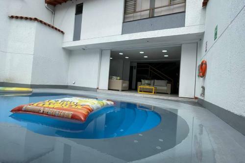 Acogedora Villa Con Piscina