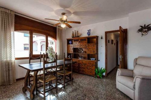 Apartamento Con Gran Terraza En Empuriabrava
