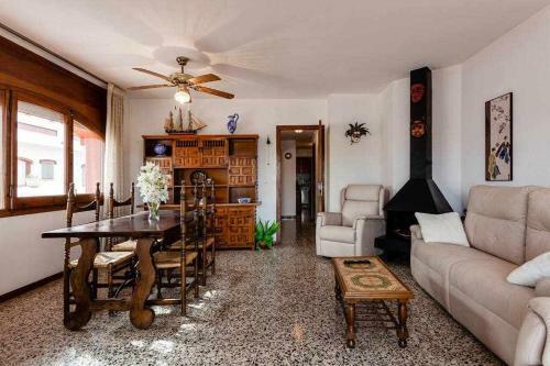 Apartamento Con Gran Terraza En Empuriabrava