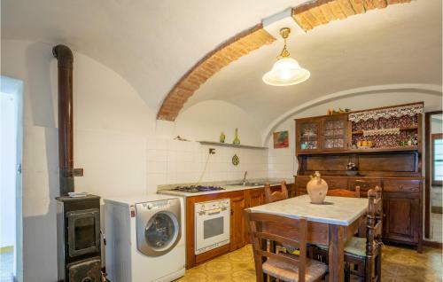 Beautiful Home In Vignale Monferrato With Wifi And 4 Bedrooms