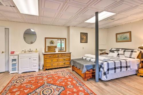 Apartamento Sun-dappled Lenoir Abode With Patio And Yard!
