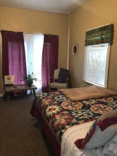 4 Bed Cowboy Home1 Mi Fort Sill- Weekly Rates!