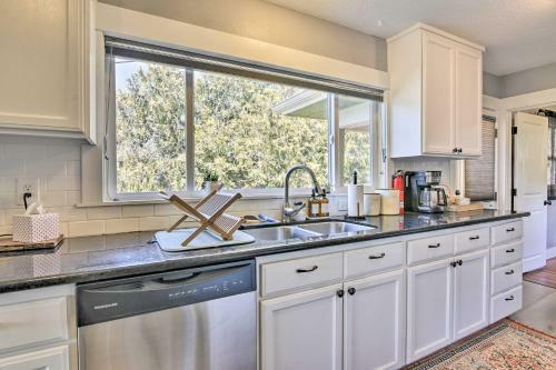 Charming Portland Home, Walk To Light Rail!