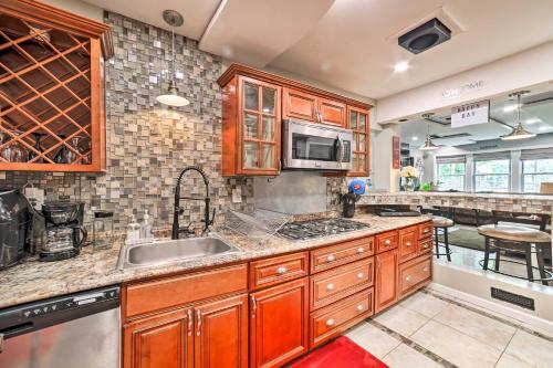 Pittsburgh Home With Pool, Fire Pit And Game Room