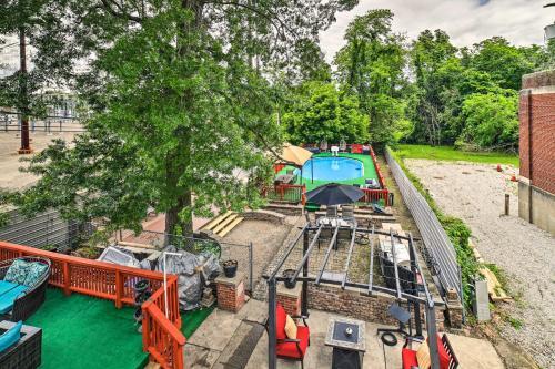 Pittsburgh Home With Pool, Fire Pit And Game Room
