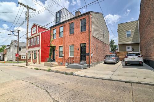 Convenient And Chic Pittsburgh Home With Patio!